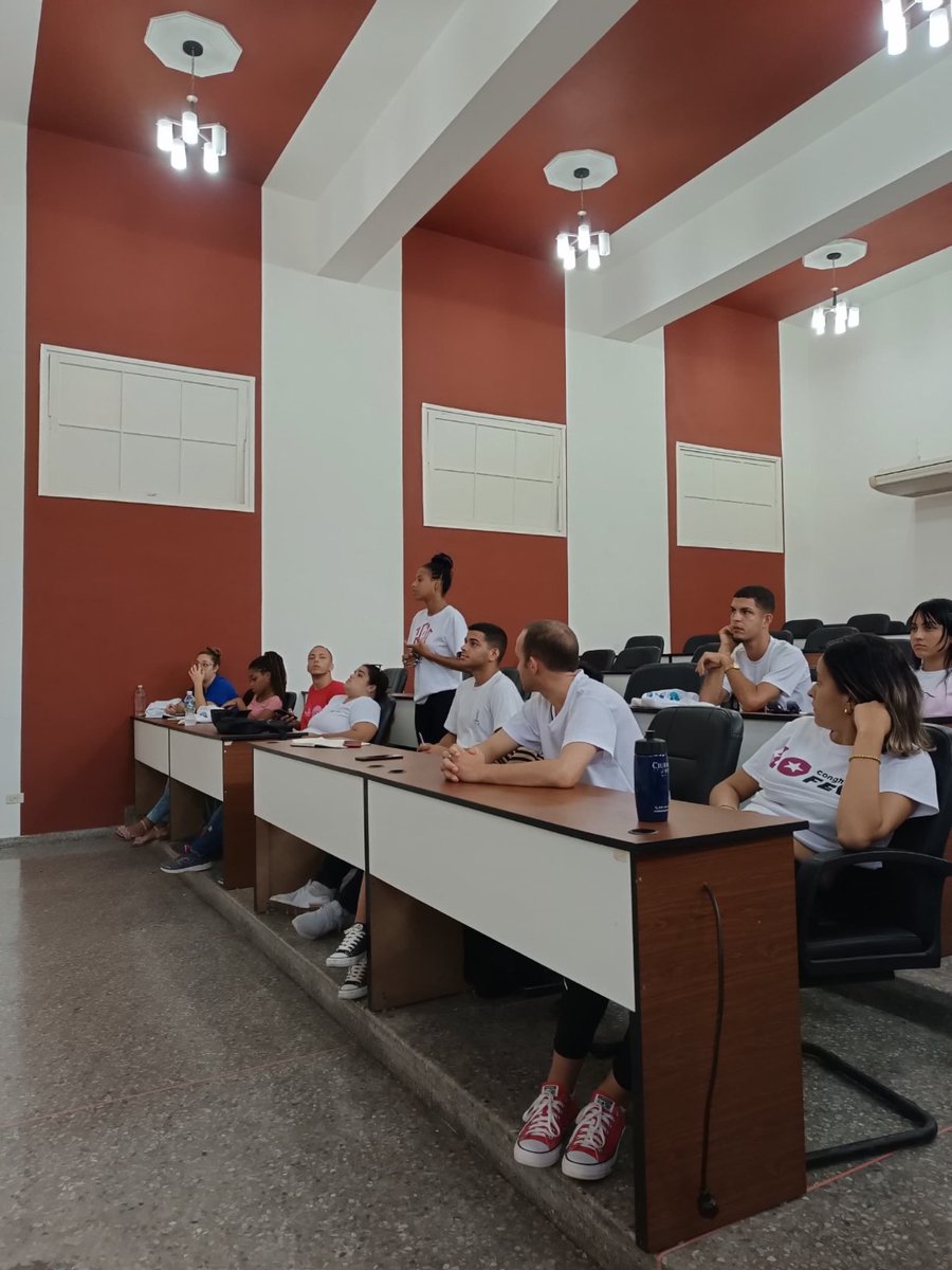 FeuCuba's tweet photo. #De_la_Talla_de_Frank están revolucionando los participantes de la Reunión Nacional de Vicepresidentes y Organizadores de la FEU en la capital de todos los cubanos.

📸 Instantáneas de las Sesiones de Trabajo del encuentro.🤩

#FEUDeCuba
#SomosFEU
#GenteQueSuma https://t.co/rp9N5sc7xH
