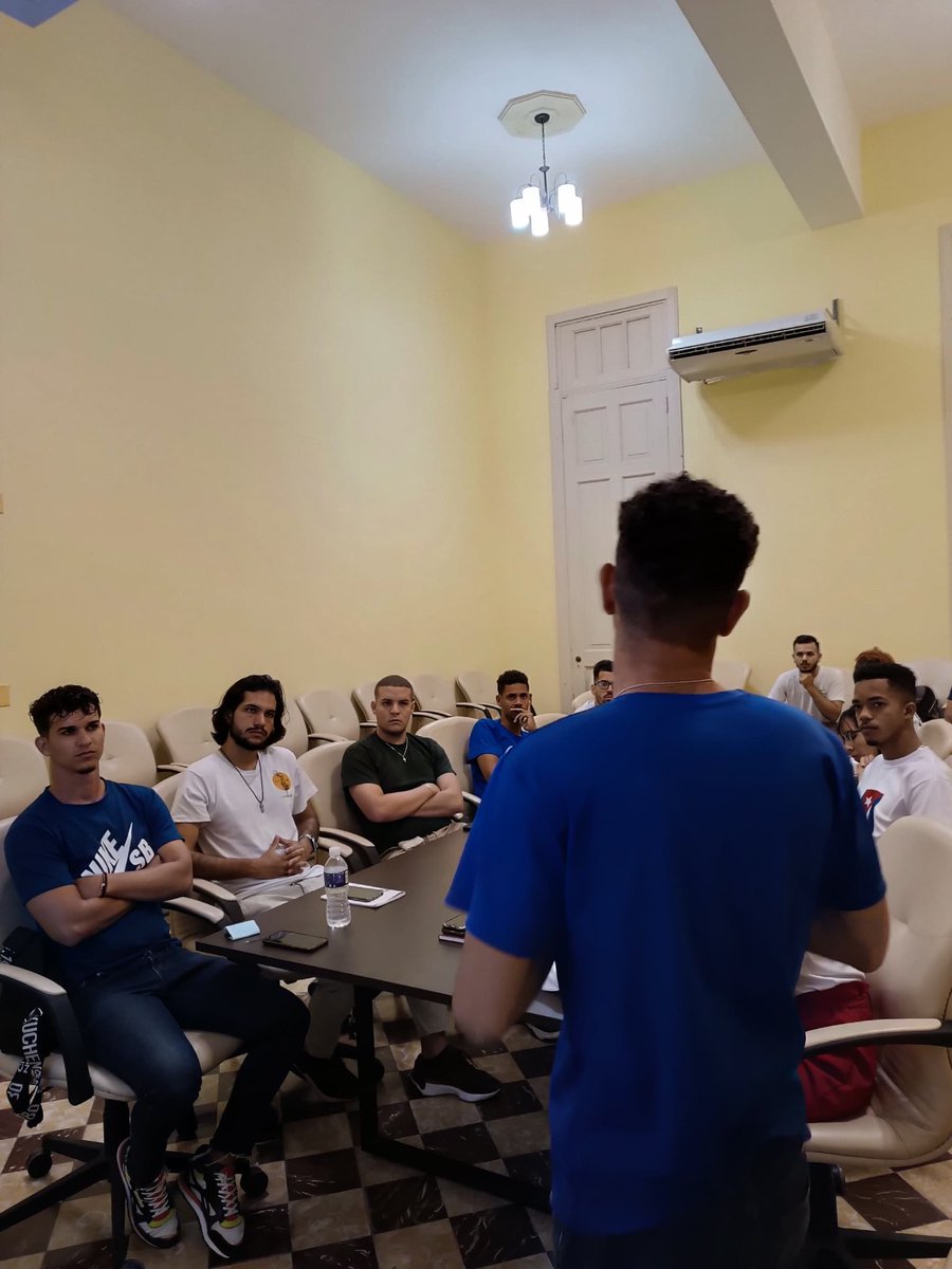 FeuCuba's tweet photo. #De_la_Talla_de_Frank están revolucionando los participantes de la Reunión Nacional de Vicepresidentes y Organizadores de la FEU en la capital de todos los cubanos.

📸 Instantáneas de las Sesiones de Trabajo del encuentro.🤩

#FEUDeCuba
#SomosFEU
#GenteQueSuma https://t.co/rp9N5sc7xH