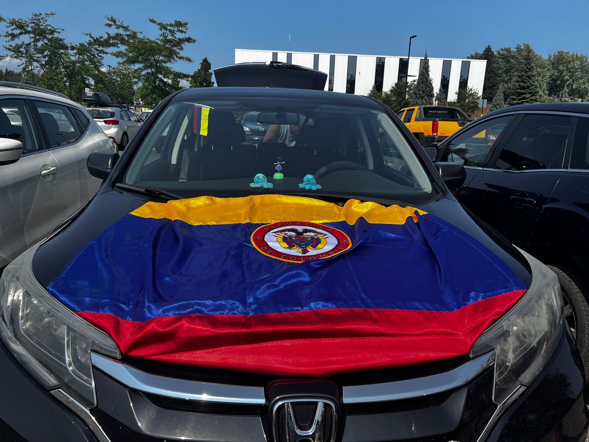 ROBR02's tweet photo. @FCFSeleccionCol vamos carajo unidos somos más 🇨🇴🇨🇴🇨🇴🇨🇴@_dalilasg9 https://t.co/12EsIT71h6