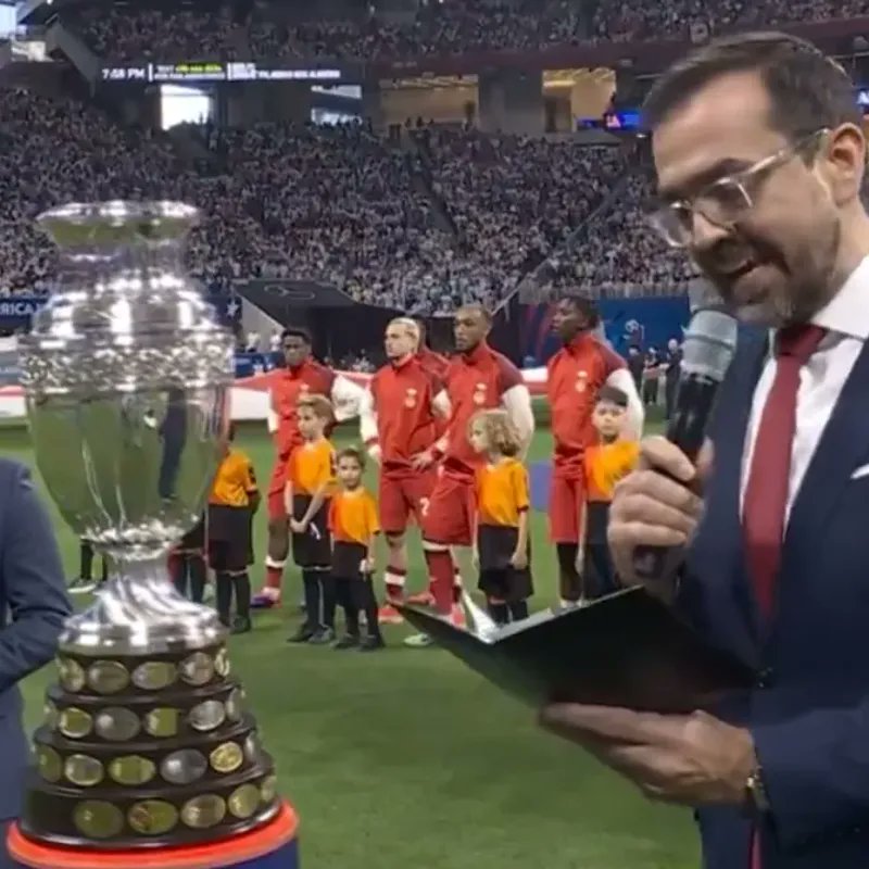 nicobonder's tweet photo. Comprobado, Dios no existe. La bendición del pastor no sirvió de nada. #CopaAmerica2024 https://t.co/iy3ryCASmN