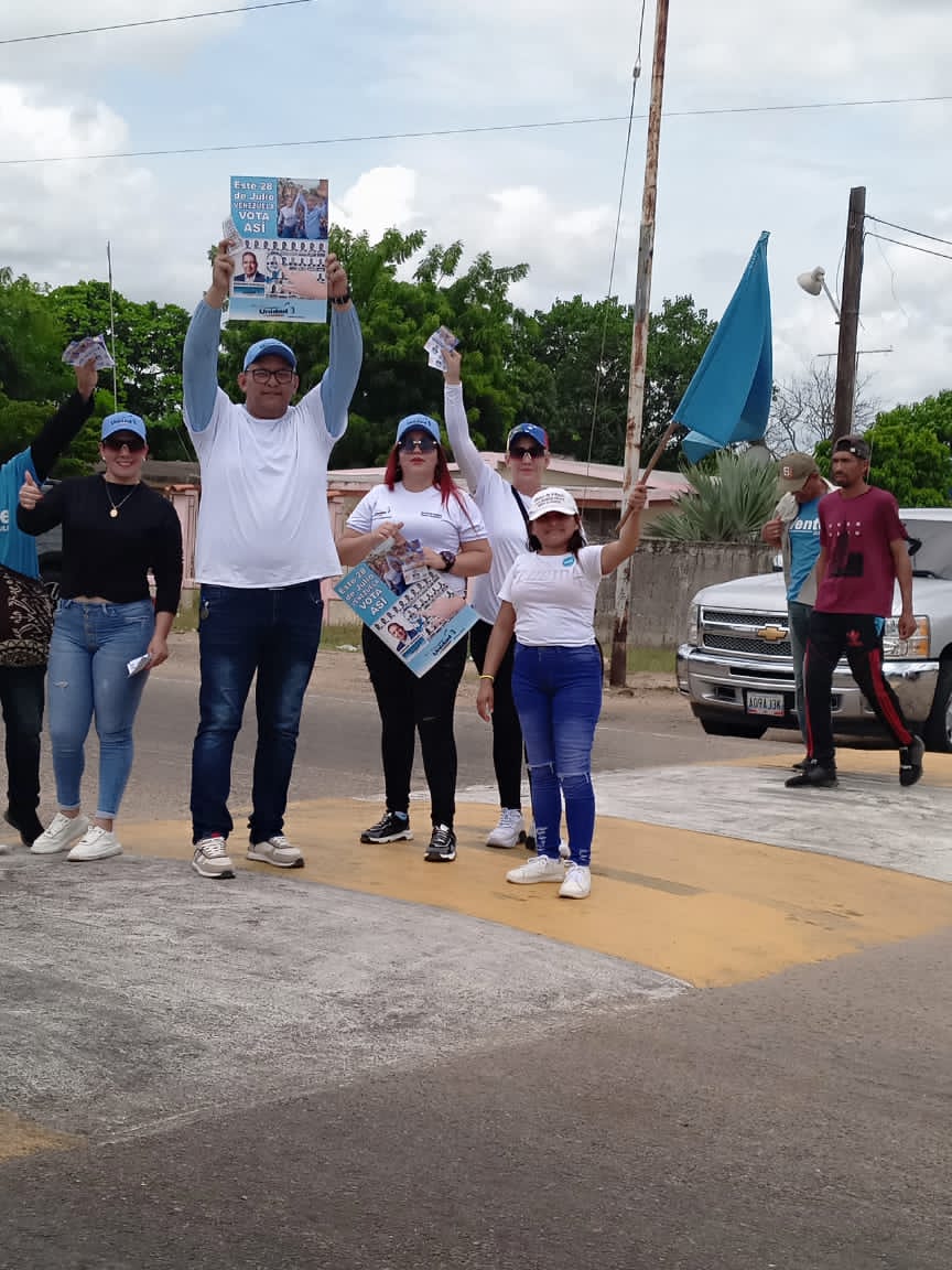 AlfredoABM's tweet photo. #14Julio

Seguimos llevando el mensaje del cambio y la esperanza en nuestro Municipio Mara. Este 28 de Julio todos a votar por @EdmundoGU en la tarjeta de la UNIDAD. #ADelante https://t.co/TbhAJffJyu