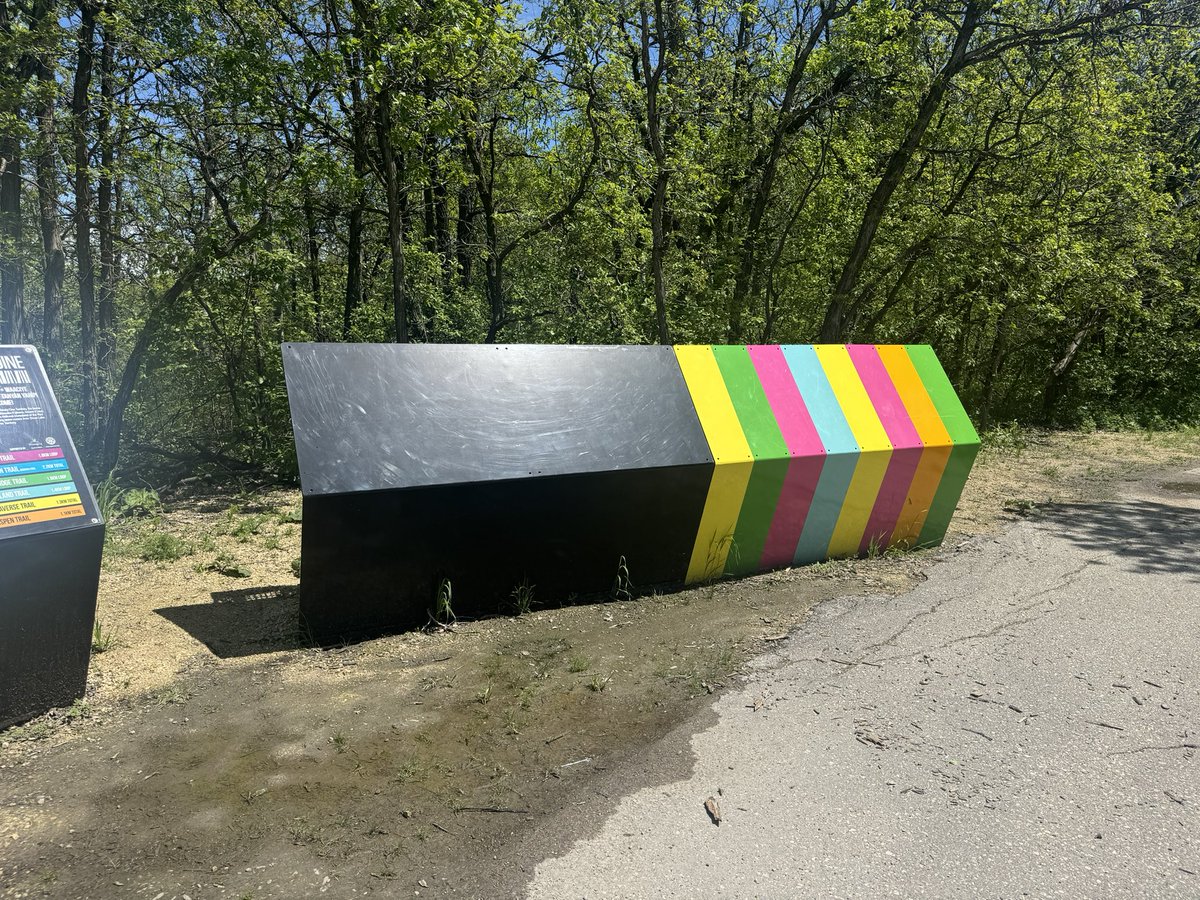 WpgBikeRacks's tweet photo. Wpg Bike Rack 086: Assiniboine Forest.

I've been trying to see more of the city lately, so we cycled to the forest for a little hike. 

No bike racks tho, unless you count these things, which I do. 

I have to, it's like the whole point of this account. https://t.co/jGUS4MjTOf