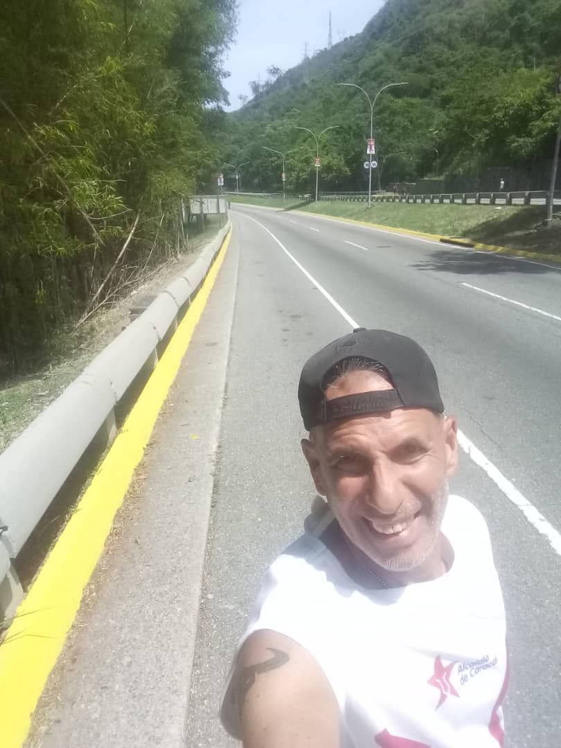 PatarucosRunner's tweet photo. Felicitamos a nuestro PATARUCOS  por su entrenamiento en vías a nuestra ruta aniversario en este mes de Agosto, serán 11 km y 14 años dándole al running. https://t.co/BaUugXTGwd