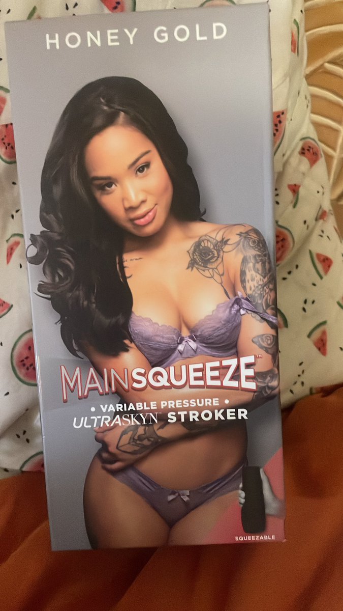 RRickeyRRay's tweet photo. @HoneyGoldxx I love your products! Let us know when you’re on the island. https://t.co/fWJHiS70kD