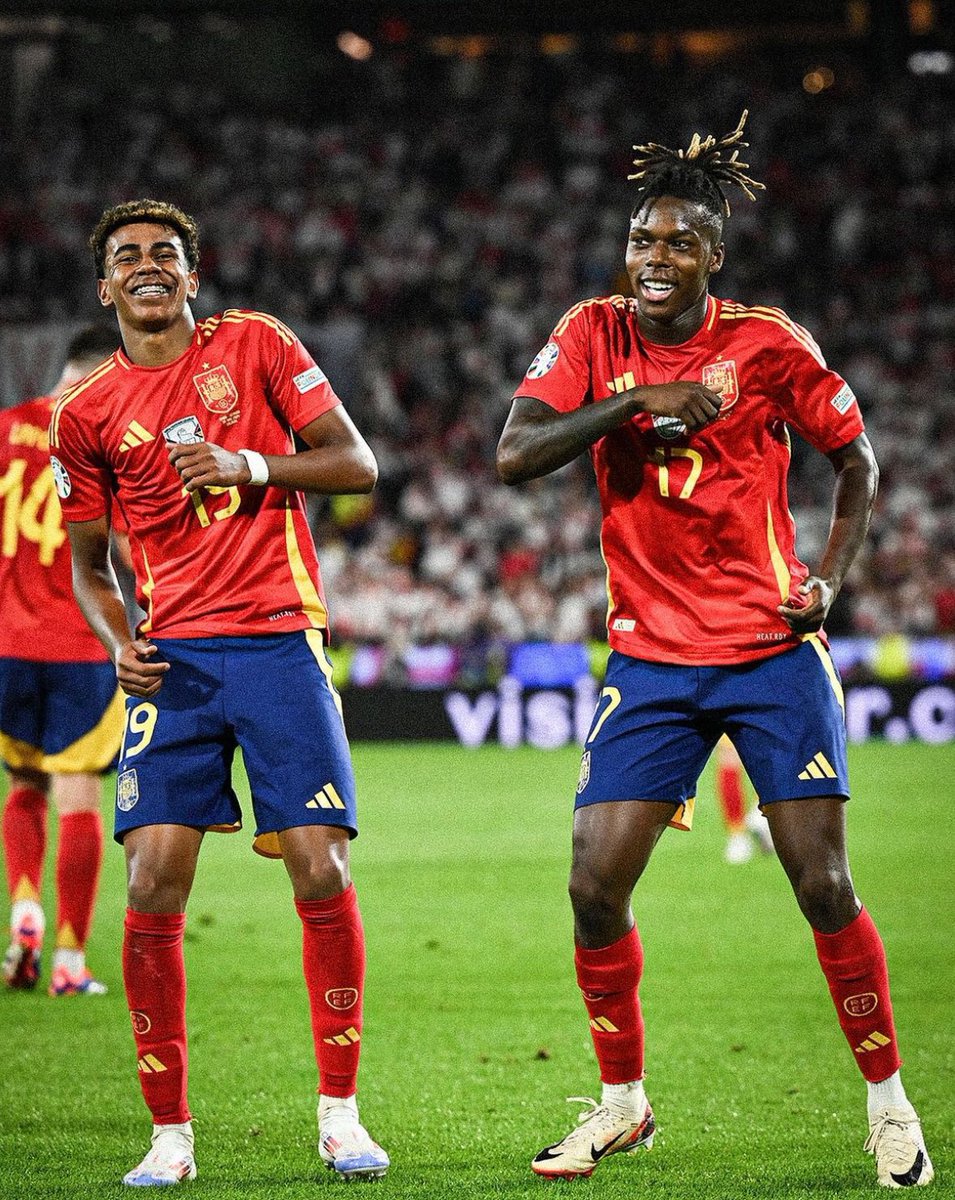 Raghav64503770's tweet photo. #EURO2024โฏโฏโฏโฏโฏโฏย
#EnglandvsSpain #EngvsSpa
Spain 2-1 England
Spain ๐ช๐ธis #EURO2024 champion๐
#Spain_England #EUROFinal https://t.co/PrdNaF68j5