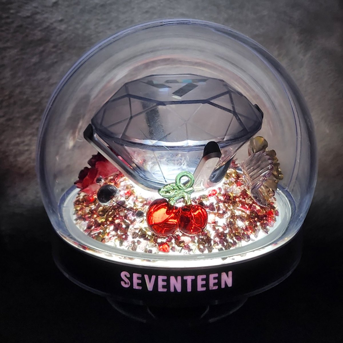 everyday_bong's tweet photo. 캐럿랜드 D-8🦋

🍒🍒🍒🍒

#세븐틴 #캐럿랜드 
#seventeen #caratland
#캐럿봉 #데코링 #봉꾸미기

문의는 디엠 주세용❤️ https://t.co/KcyN1giLh4