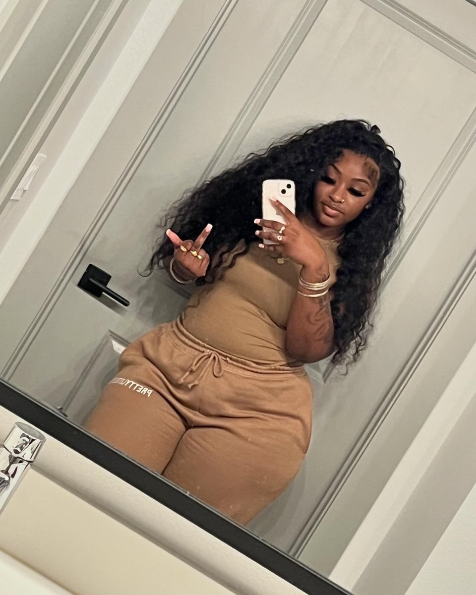 amariyahdenae's tweet photo. my fine ahh.. https://t.co/Mo7dGgs33S