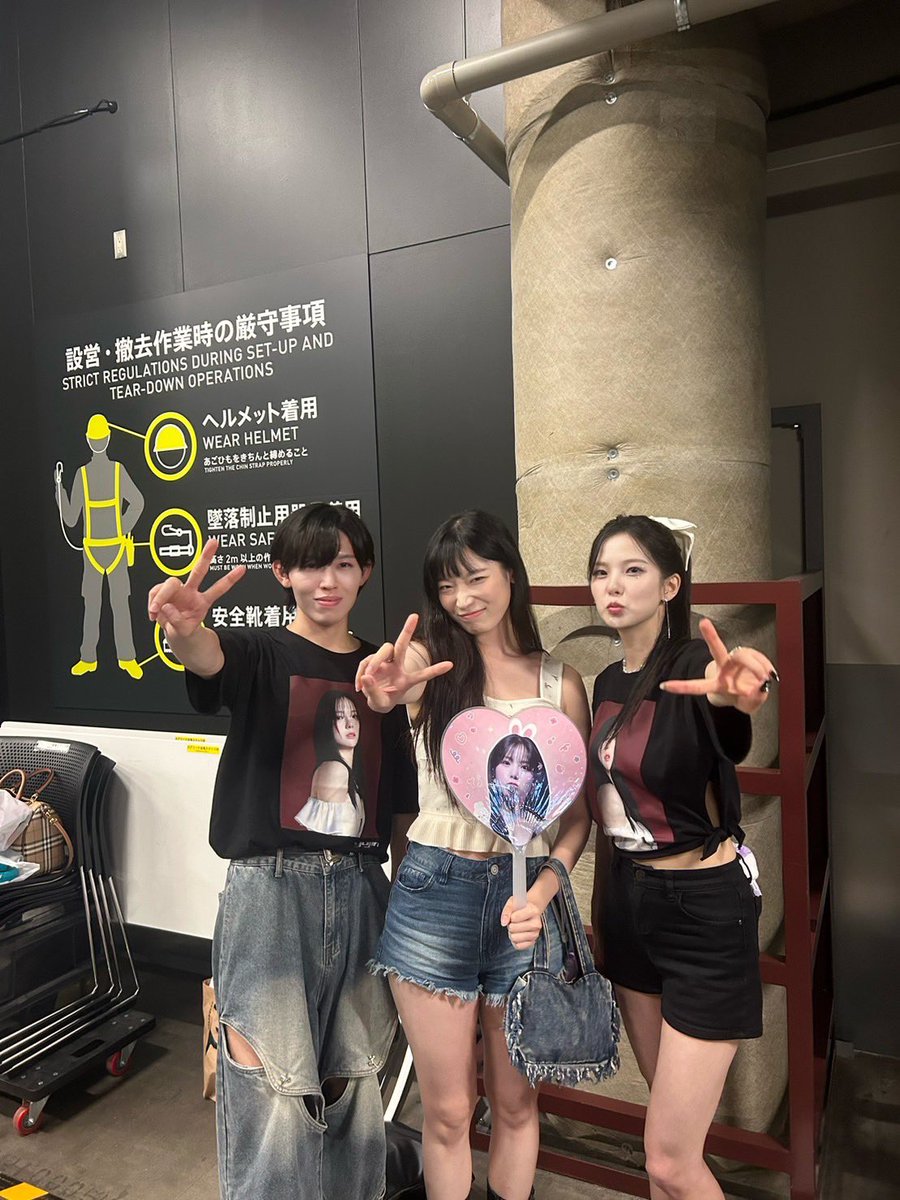 taem_shinee718's tweet photo. Kep1er kep1going Day1&amp;2参戦💫
輝く9人の姿にたくさん元気をもらいましたㅠㅠ
조이짱 덕분에 인사할 수 있었어요.유진누나 감사합니다🐰

最終日も9人で無事走り抜けられますように…！Kep1er화이팅！
#kep1er #kep1going https://t.co/Bzhghje6zE