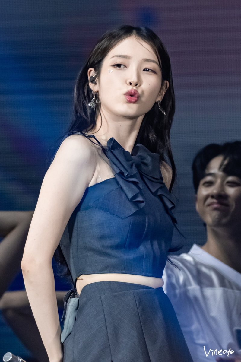 _inthedesert516's tweet photo. 한가닥 앞머리가 너무 뽀짝해🫨🫨🫨 https://t.co/D8IwZS3Zce