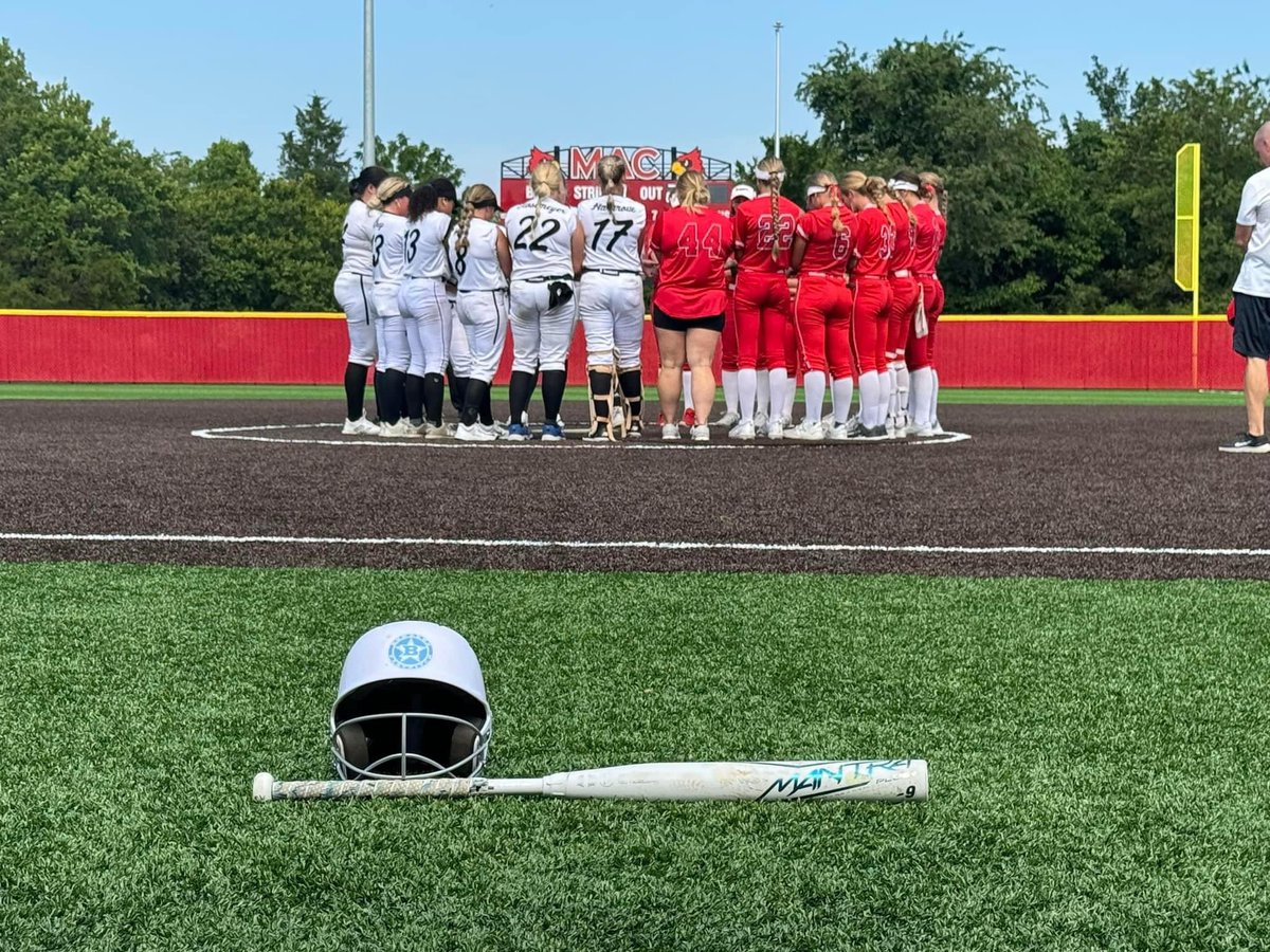 24_ryater's tweet photo. Hot weekend for softball, but enjoyed playing on the turf I’ll call home for 2 years and visiting with old friends. Not the best weekend at the plate did have some solid hits that were fielded well and nuked one over centerfield. Pitching wise, I had 19 k’s and an ERA of 0.636 https://t.co/3QnVx8AiPk
