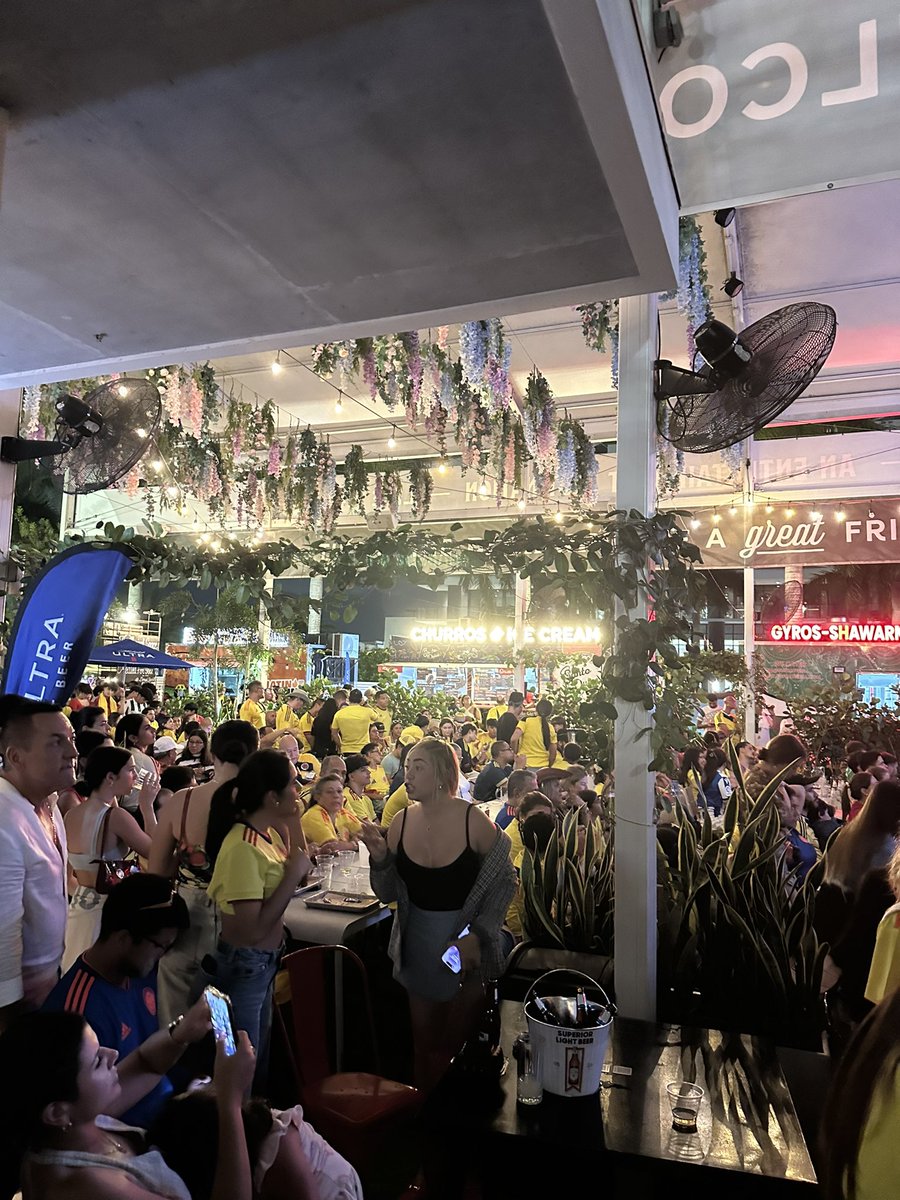 papsvivs's tweet image. All colombia kit lmao