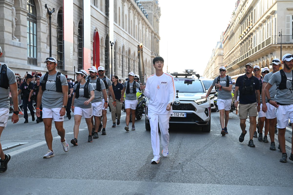 ALittleBraver92's tweet photo. There is a file of photos taken by Paris Olympic Organizing Committee that one of my friends shared with me, they are very pretty, so you may also want to check: 

https://t.co/Rha2GL3nYh https://t.co/x9bFOwFttR