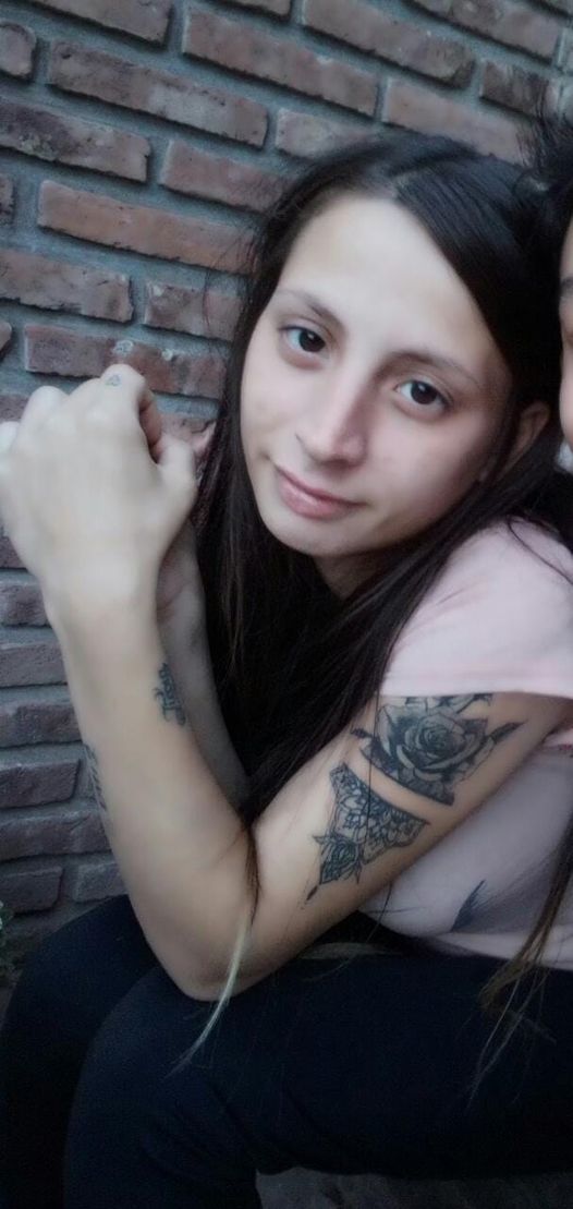 desaparecidaorg's tweet photo. Camila desapareció en Lomas de Zamora, provincia de Buenos Aires. Su mamá pide ayuda para encontrarla. Por favor compartir, y cualquier información o si la ven avisarle al☎️11-22900146, a la policía local, o al 911

#LomasDeZamora #BuenosAires https://t.co/vdzuouNzFS