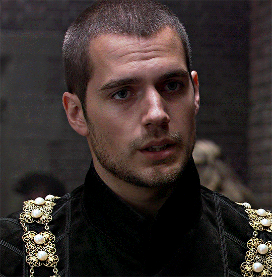 notgwendalupe's tweet photo. thinking of buzzcut Henry Cavill https://t.co/RQUN2UfzD3