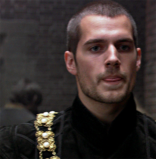 notgwendalupe's tweet photo. thinking of buzzcut Henry Cavill https://t.co/RQUN2UfzD3
