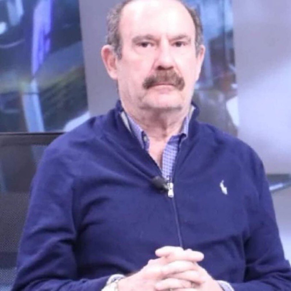 Me preocupa Arturo que tiene que dormir ya porque mañana madruga y no empieza el partido (Arturo = soy yo)