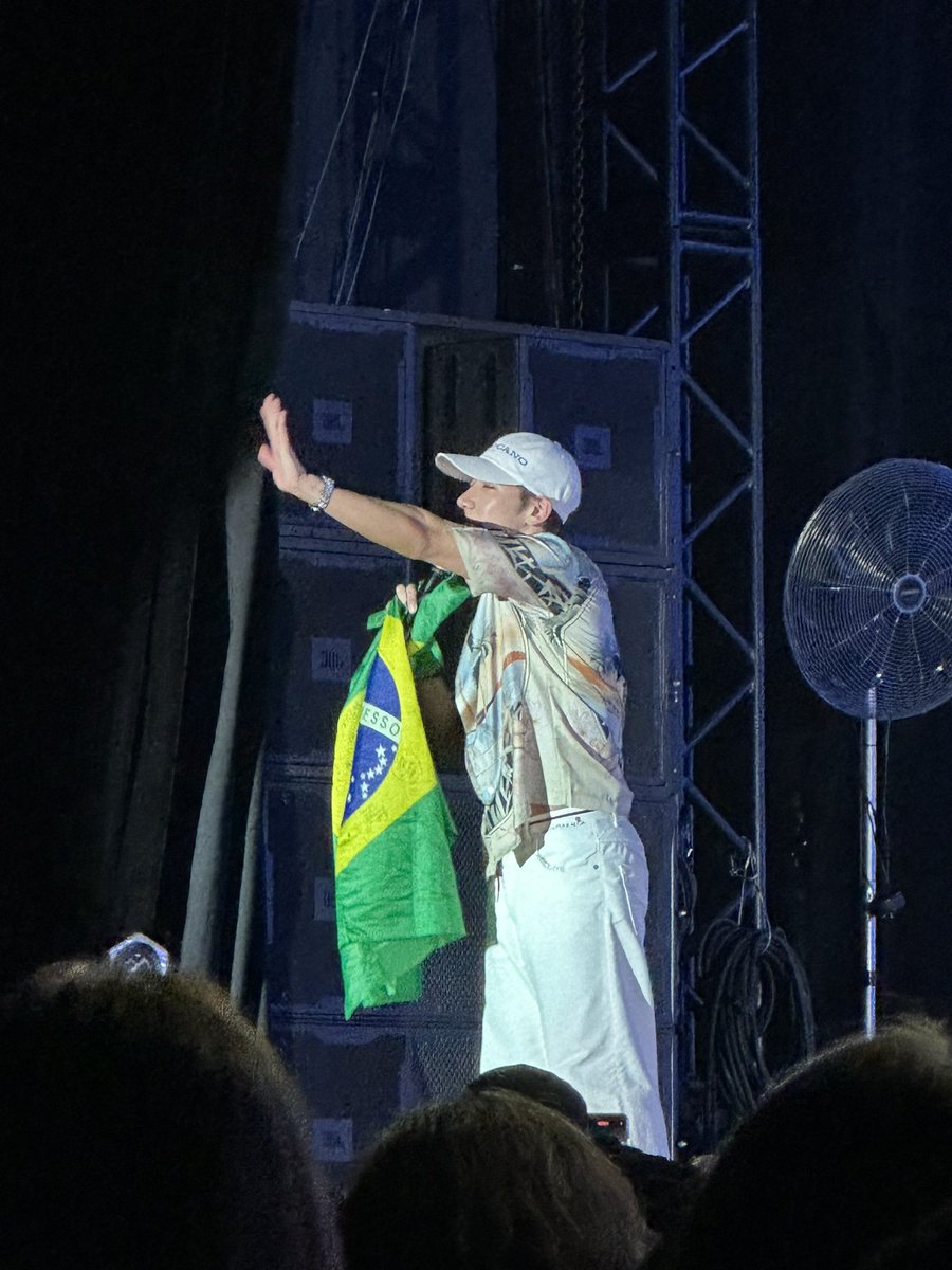 UpdateKBoys's tweet photo. E assim acabou a passagem do Jun.K pelo Brasil: com gostinho de saudade e promessa de volta! 🇧🇷🙏🏻

#JUN_K #준케이 #2PM #투피엠 #2024_SUMMER_ROOM_TOUR #JunKNoBrasil #SUMMER_ROOM_TOUR #SummerRoomTour #SummerRoomTourInBrasil #JunKInBrazil #SummerRoomBrazil https://t.co/Xzqui9cfAZ