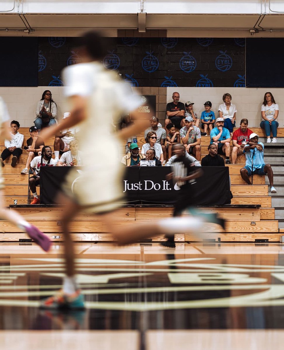 MaxFeldman6's tweet photo. Sunday’s @NikeEYB 🍑 Notables

2025
CJ Ingram
Kayden Mingo
Ryan Crotty
Derek Dixon
Amari Evans
Ashton Walker
Christian Jones
Bhan Buom

2026
Jordan Smith Jr
Christian Gibson
Carter Meadows
Jaxson Terry
DK Spear

2027
CJ Rosser
Tyson Pogi
Marcus Spears Jr
Charles Chienggan Pur https://t.co/bkoFdMIohN
