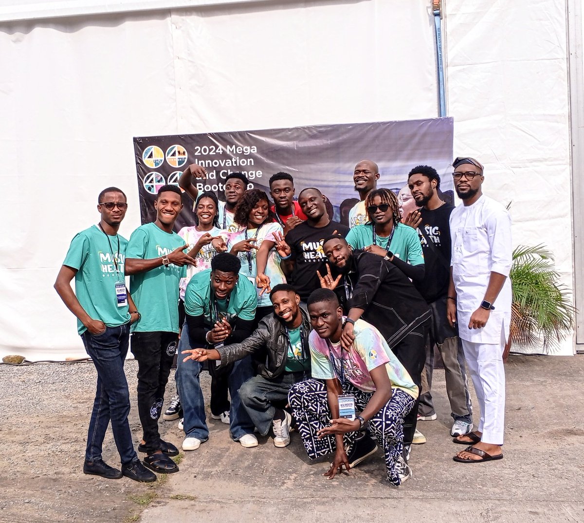 CRePHSNIMR's tweet image. #MegaBootcamp #Grandfinale
#PitchDay2

The Music4Health teams using their music skills and abilities to advocate for health at the finale of the Bootcamp.

#music #health
@iwelunmorj @4YouthBYouth @4GWorg @4cbycorg @nimrnigeria @Fmohnigeria @DrTunjiAlausa @JosephTucker