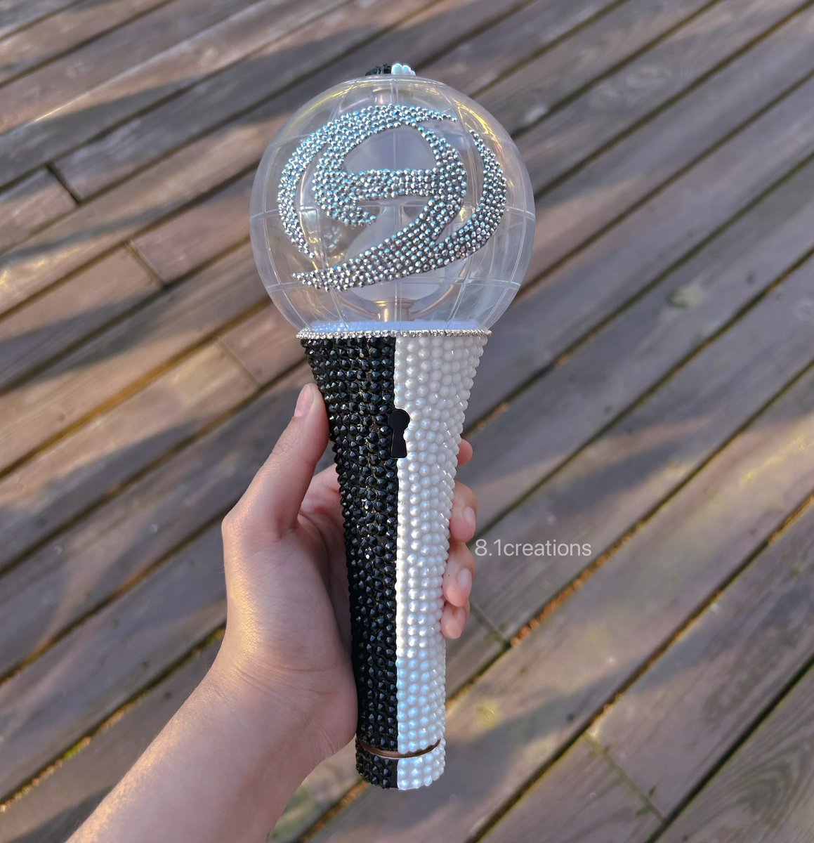 jjongsangie's tweet photo. ATINY! These will up for sale on my Instagram at 10PM central time. 💞

I worked so hard on these & im so excited for them to be used this tour! 

They’ll come in the official box with pc & wristlet. They’re all brand new. 

IG: @/8.1creations #ateez #ateeztour #TowardsTheLight #Will_To_Power