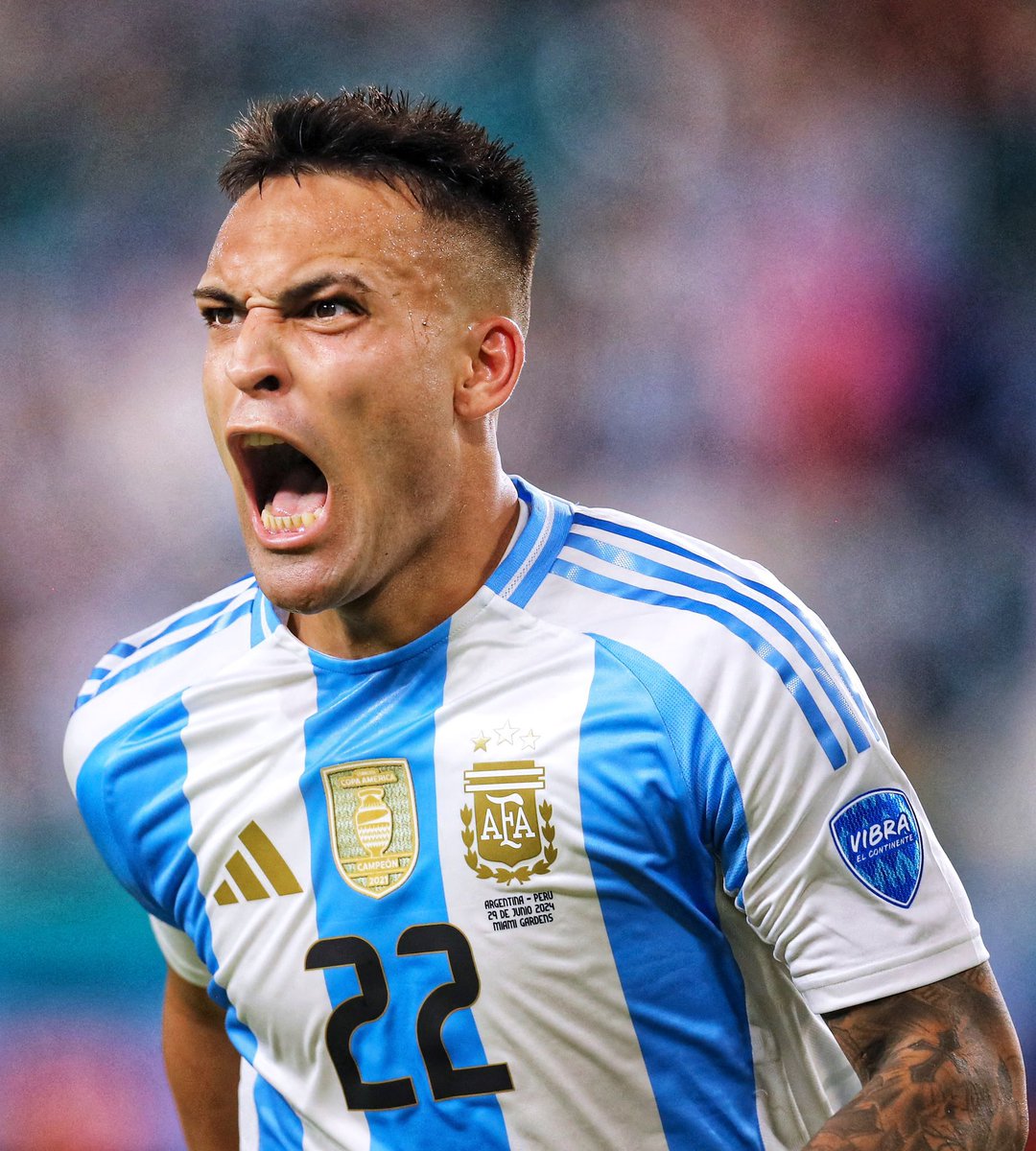 LaPizzuti_'s tweet photo. EL MEJOR DELANTERO DEL MUNDO. https://t.co/8mhbIvlHP2