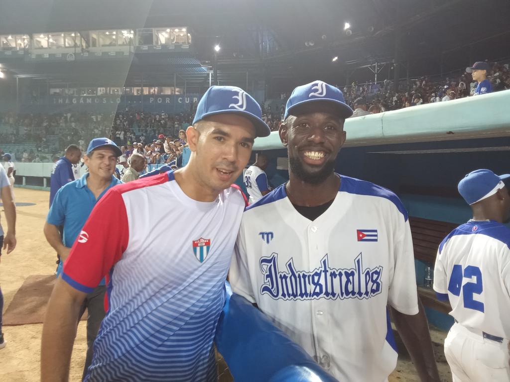 Roilancu1's tweet photo. Tremendo espectáculo. Estamos muy felices con la actuación de nuestro Equipo #Industriales: El #Team505.
Felicidades a #LaHabanaDeTodos!
#ModoAzul
#LaHabanaViveEnMí https://t.co/PpviXrmURK