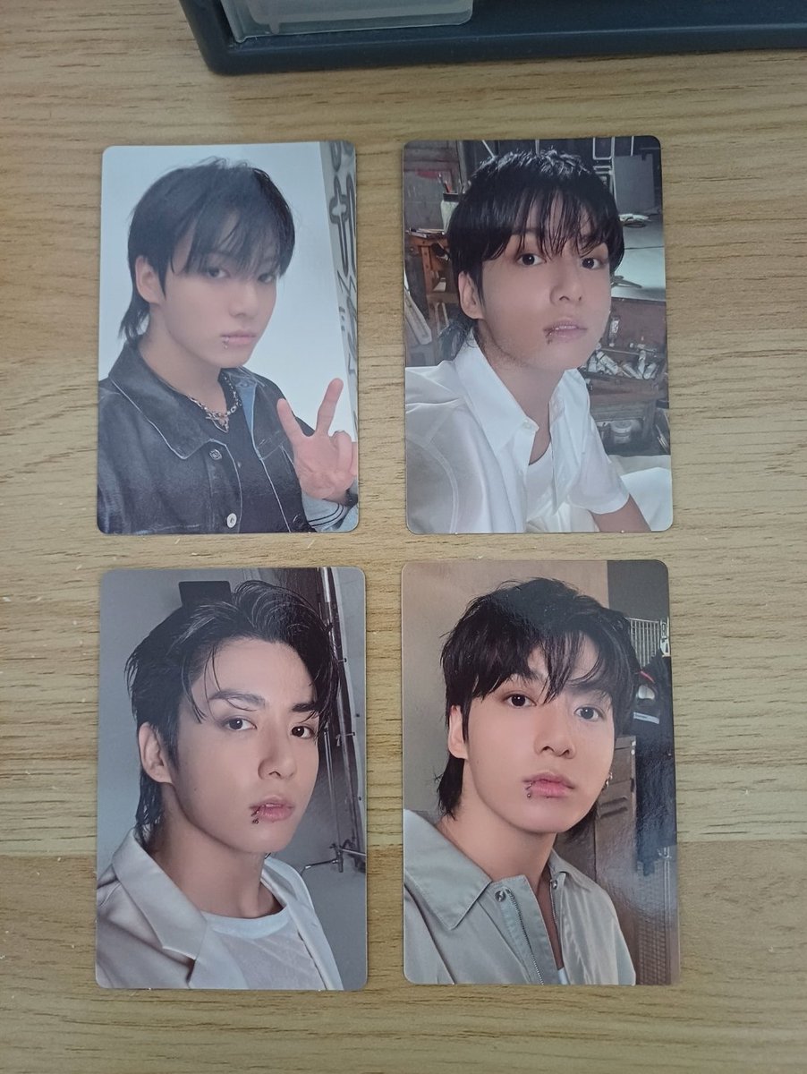 geniuseokjin's tweet photo. 🌟🌟 WTS 🌟🌟

BTS Jungkook Golden PC
All 4 for RM10

BT21 Shooky fur standing doll RM15

Taehyung Layover album RM5
You get what you see on the pic

#pasarBTS #myARMYjual @BTSMarketMY https://t.co/SDH74fMHj4