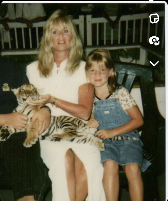 LeslieLNav's tweet photo. My daughter sent me this picture of us at The Broadway Beach SC!! No people didn’t have little cells at the ready with cameras! #RealCamera #babygirl #dresses #fundays ♥️❤️♥️❤️ https://t.co/iUVSyy7ccj