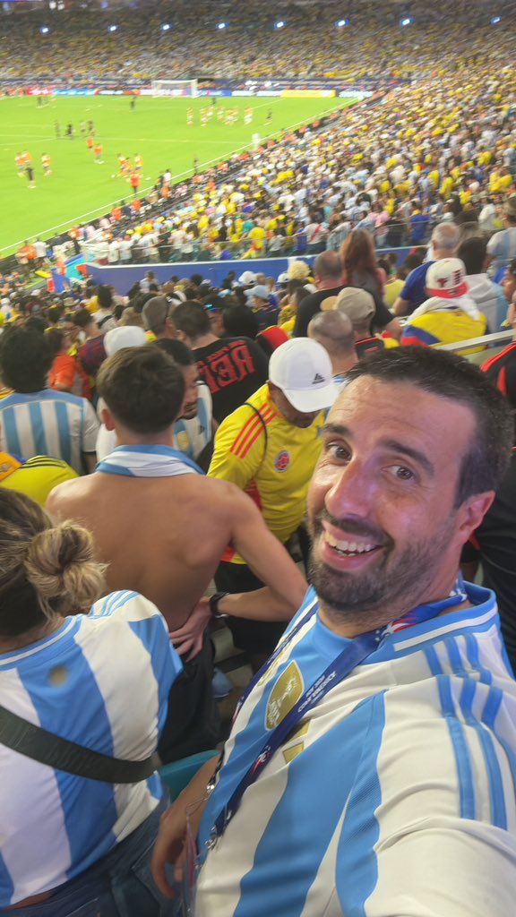 FlavioAzzaro's tweet photo. Ruggeri se cree que es ejemplo… https://t.co/pZsWRNTfbs