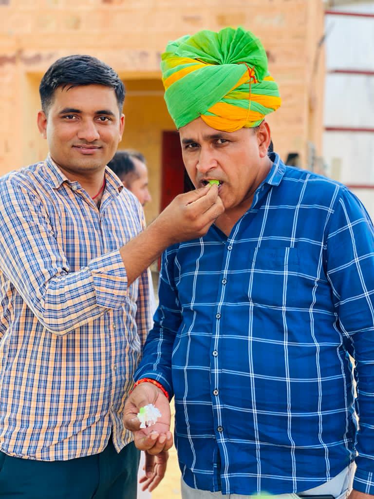 HanumanThakan's tweet photo. बाड़मेर की उम्मीदों के उम्मेद आदरणीय @UmmedaRamBaytu जी को जन्मदिन की ढेर सारी शुभकामनाएं।
#HappyBirthday #Baytu #Kanod https://t.co/FAluPfqgU2
