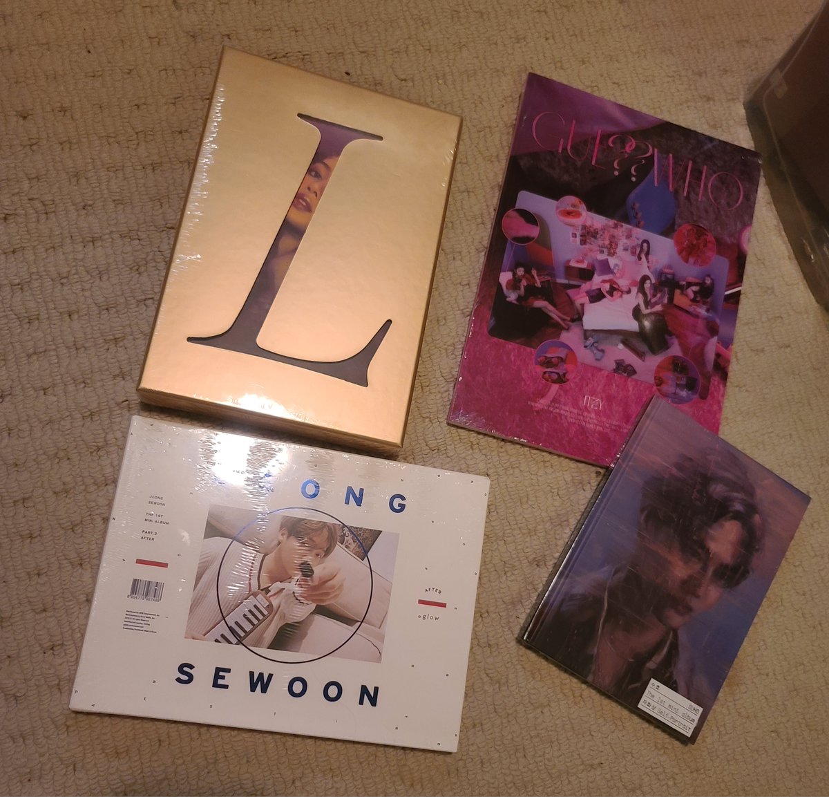 FULLSUNGO's tweet photo. WTS sealed Kpop albums!

I'm going through my albums and I have a lot of extras I'd bought that are still sealed. I'm selling them for $20 CAD/$15 USD each!

NCT 127, NCT Dream, SHINee, SEVENTEEN, Stray Kids, ATEEZ, Wonho, ITZY, Lisa and more!

🔗 https://t.co/q6mmbJ8tTV https://t.co/GLVLmiQftX
