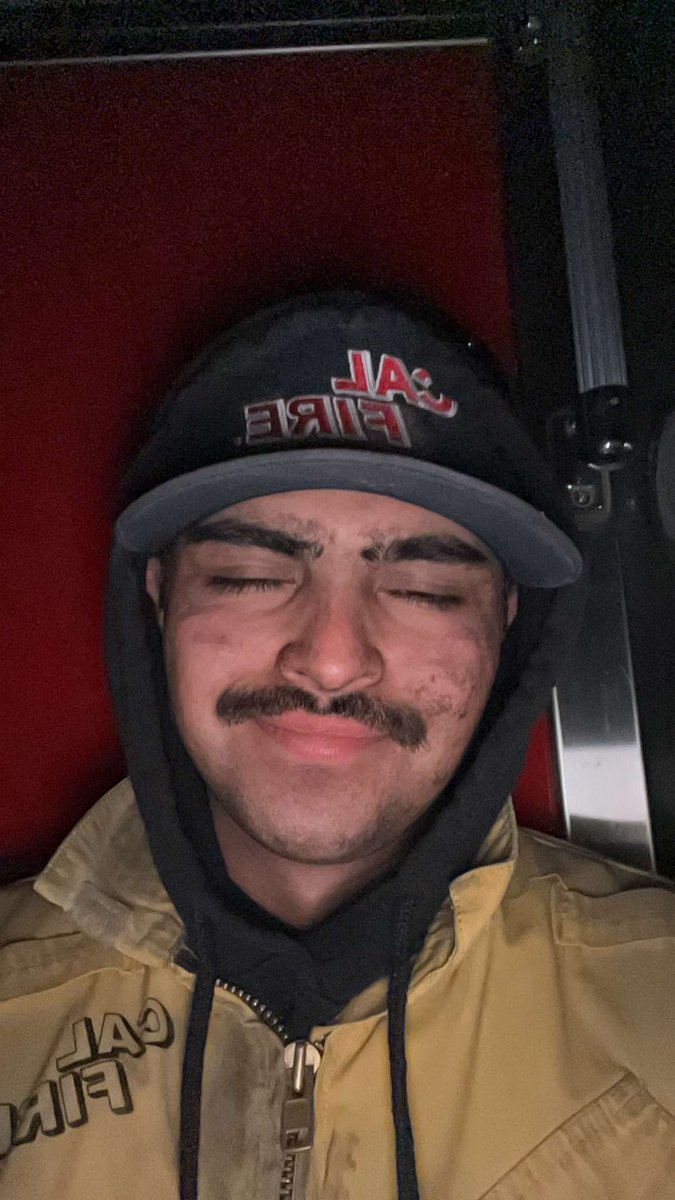 urthgurll's tweet photo. my hardworking man 🥺👨🏽‍🚒 https://t.co/xLOV9qrlqk