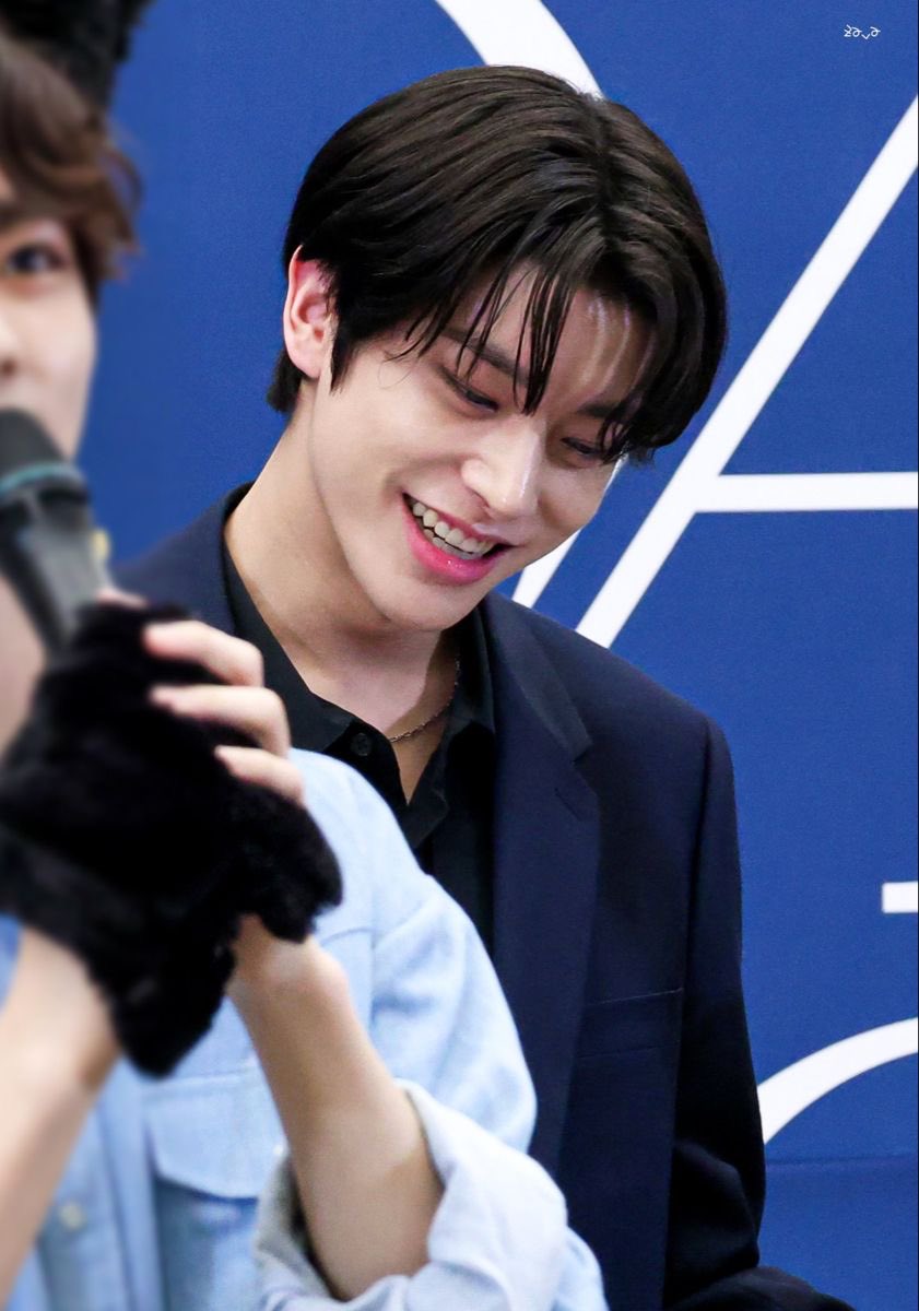jakenooneverdie's tweet photo. แกเข้าใจคำว่าหล่อสุภาพหล่อแบบผู้ดีปะ https://t.co/gMAK3m4msA