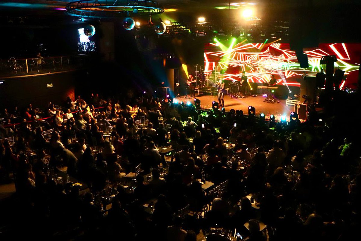 Gracias Ciudad de México, aún no supero la hermosa noche que le regalaron 🌹❤️