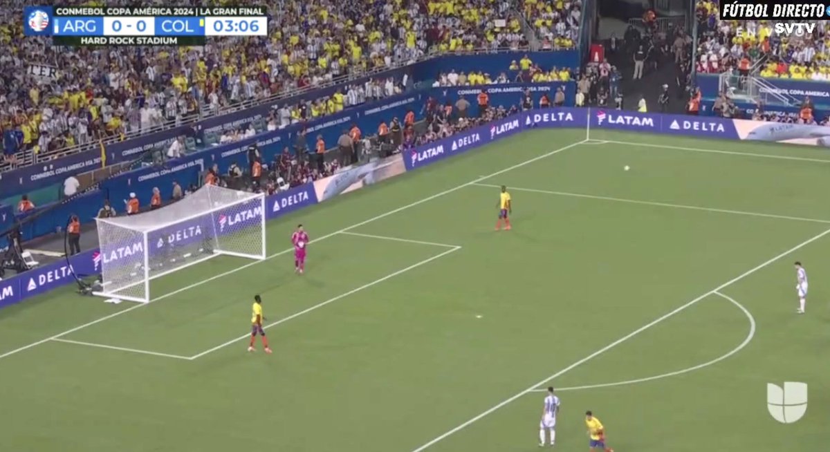finanzacontable's tweet photo. SE JUEGA el primer Tiempo 4’
Final #CopaAmerica2024
🇦🇷0 🆚 0🇨🇴
Responde la encuesta en el fijado ☝️
#LaAlbiceleste #LosCafeteros
🏟️ Hard Rock Stadium, Miami
#CopaAmerica2024 #Argentina #Conmenol #Colombia #Fútbol #VamosArgentina #VamosColombia ⚽️🎉 https://t.co/OoyN0yagVJ