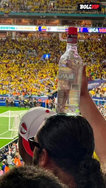 FavianRenkel's tweet photo. Per @bolavipus, prohibited items have made it into the stadium.

#CopaAmerica https://t.co/myzDIsHSYA