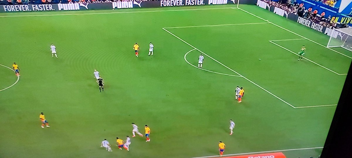 artgaming360's tweet photo. Vamos colombia 🇨🇴🇨🇴🇨🇴 👊👊👊
#CopaAmerica2024 https://t.co/sKPMgIuNCd