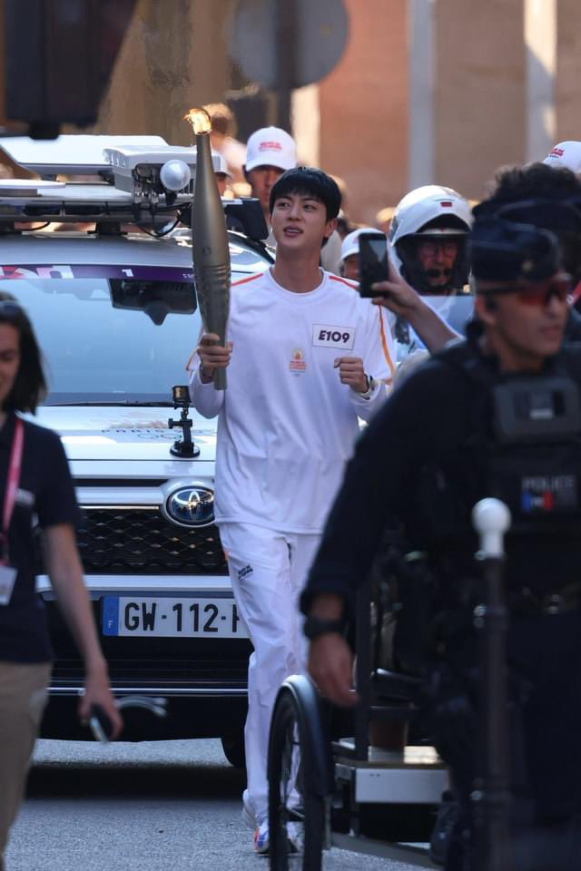 FF_Chalida's tweet photo. so proud of you💜#JinxOlympics2024 #JIN #bts @BTS_twt https://t.co/tGm1Ma00Kr