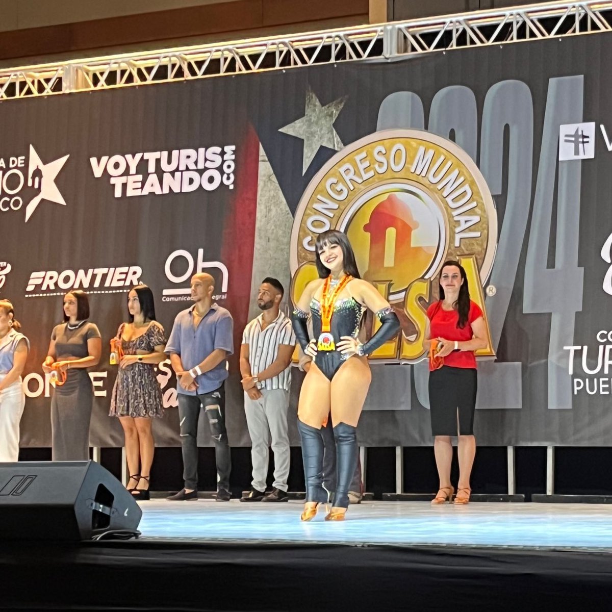 BalletEscenario's tweet photo. Aryana Ortiz - 🥉 solista bachata amateur en el Congreso Mundial de la Salsa 2024 https://t.co/S7dUTlVxnW