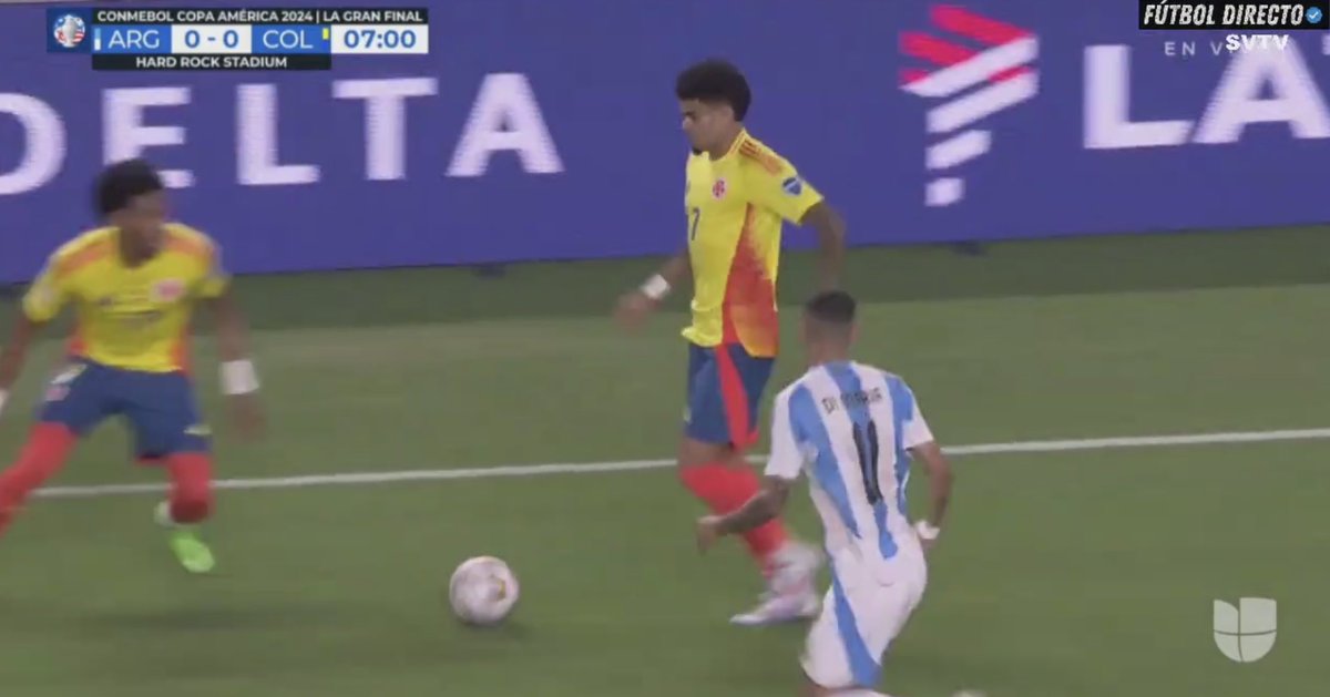 finanzacontable's tweet photo. SE JUEGA 1er Tiempo 11’
Final #CopaAmerica2024
🇦🇷 0 🆚 0🇨🇴
Posesión 41% 59%
Responde la encuesta en el fijado ☝️
#LaAlbiceleste #LosCafeteros
#CopaAmerica2024 #Argentina #Conmenol #Colombia #Fútbol #VamosArgentina #VamosColombia ⚽️🎉 https://t.co/XHyjZgFLSO