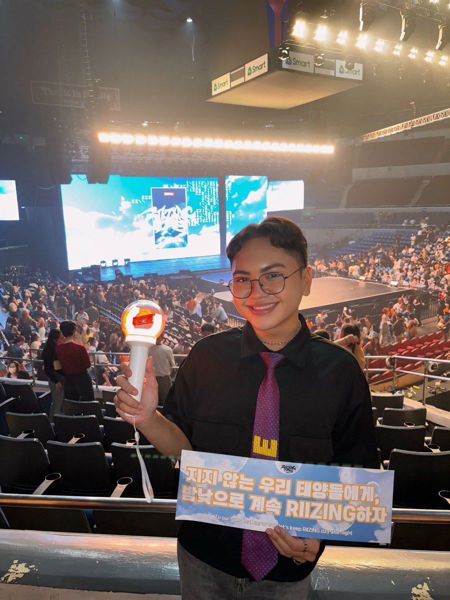 laurceeeee's tweet photo. 07|14|24 
2024 RIIZE FAN-CON TOUR
RIIZING DAY🧡

my heart is overflowing with orange heart. i can’t believe i just saw them LIVE😭 thank you, and i love you forever, #RIIZE🧡

#RIIZE_FANCON_IN_Manila 
#RIIZINGDAY_IN_MANILA #BENCHxRIIZE #RIIZEatTheBigDome #RIIZE_FANCONinManila https://t.co/M0Ijvgioig