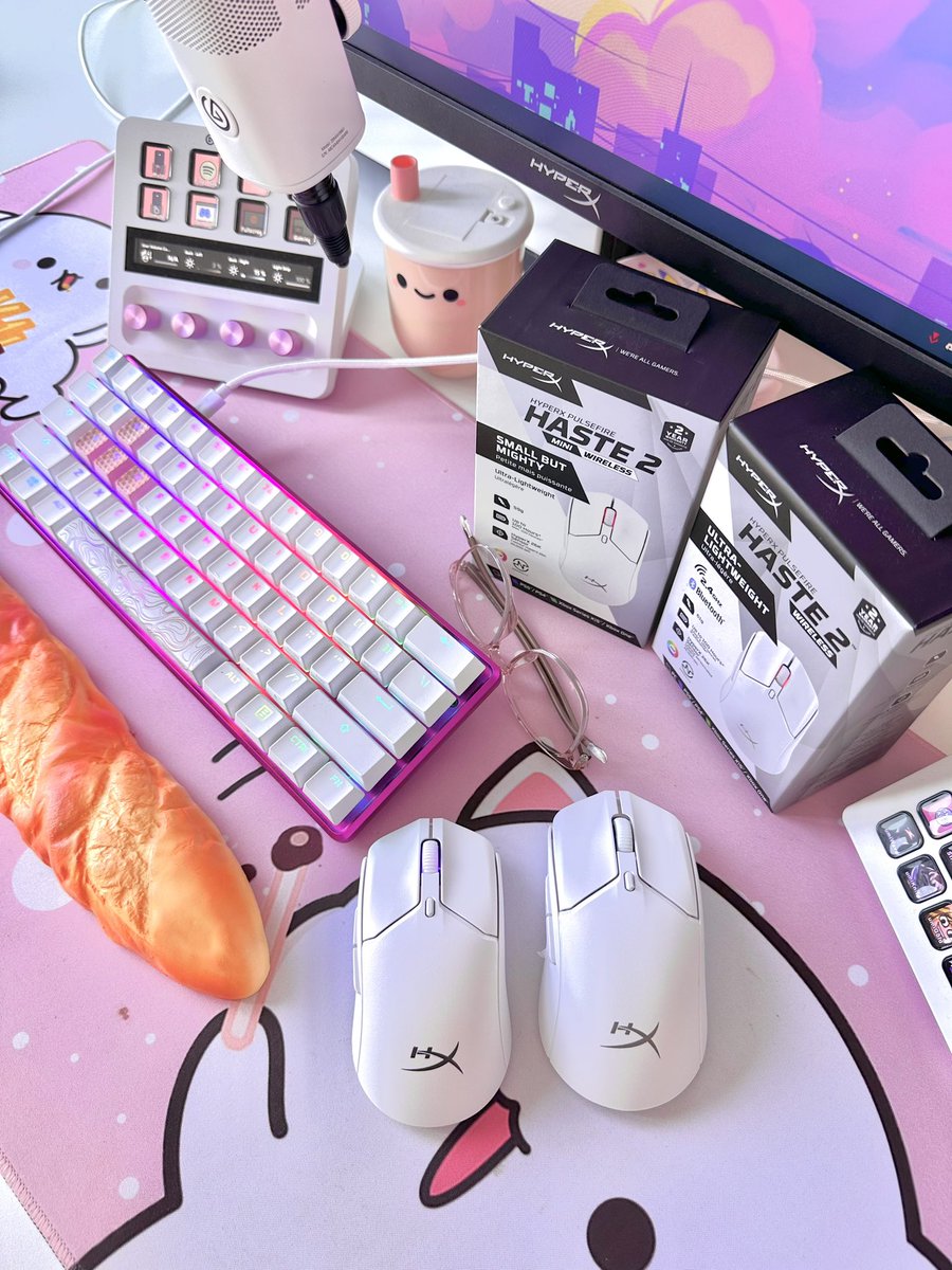 UmiNoKaiju1's tweet photo. DO YOU HAVE SMOLL HANDS LIKE ME?? @HyperX made a PulseFire Haste 2 Mini 🥹 and it fits my hand soooo much better cause I’m tiny! It’s so cute!!! The angle of my pic is kinda tilted but I’ll show you a video soon of the size difference!! #HyperXPartner 

https://t.co/IePvQtW8vK https://t.co/1E0i14H9np