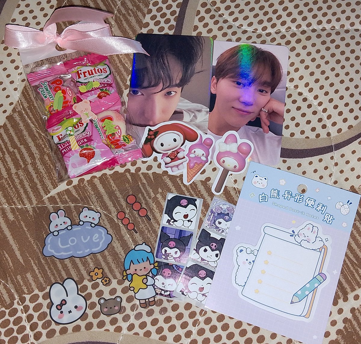 wonu_w_u's tweet photo. I was so excited to open this yesterday but 4am na ko nakauwiiii 😭. Thank you so much @wonuu_onu ! Sapilitang pinauwi si Wonwoo its and Jeonghan Henga. 🎀 Freebies! And sa pa free claim din! Kamsahamnida so much! 😭🫶 #kcfeedbacks
#gastosniikay https://t.co/0E0BiATs12