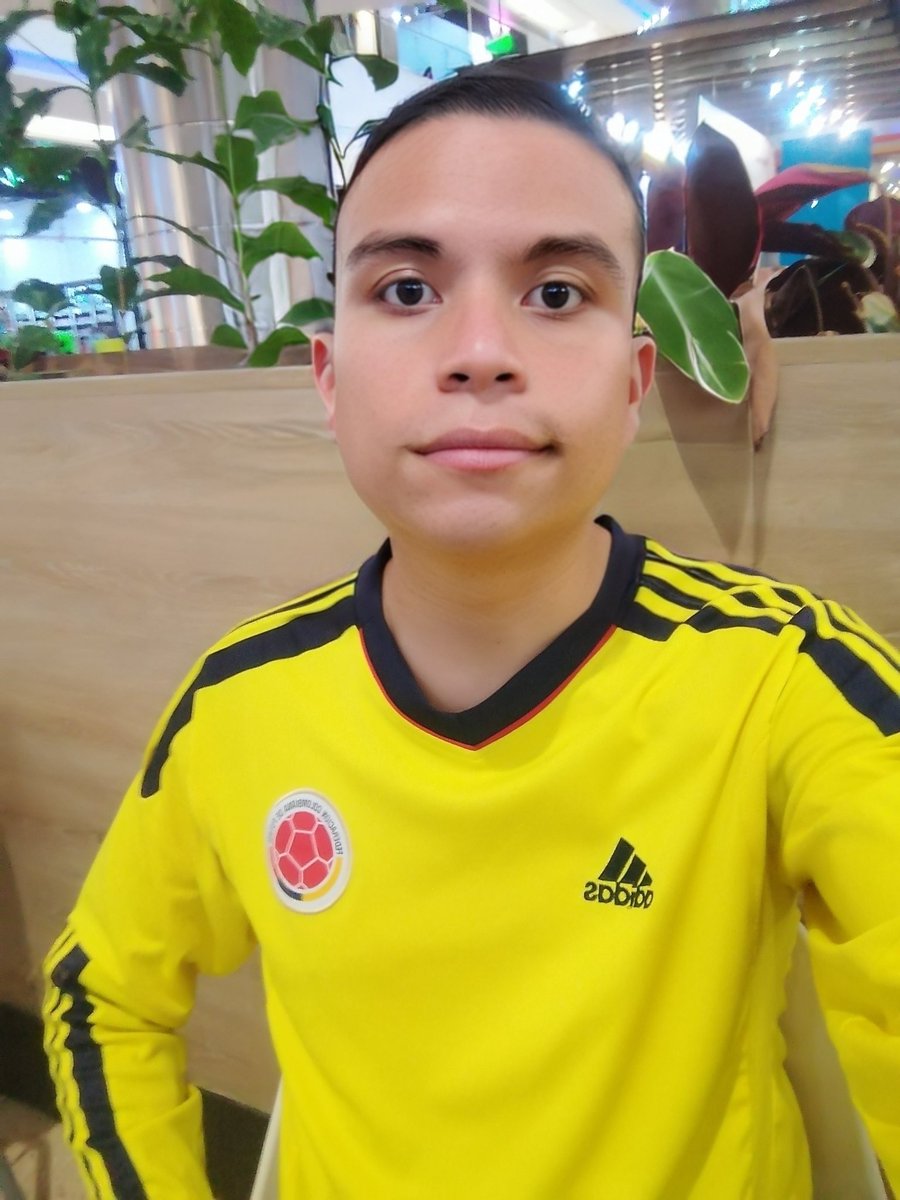 RsergioC98's tweet photo. 💛💛💙❤️ https://t.co/2bM2ROhApn