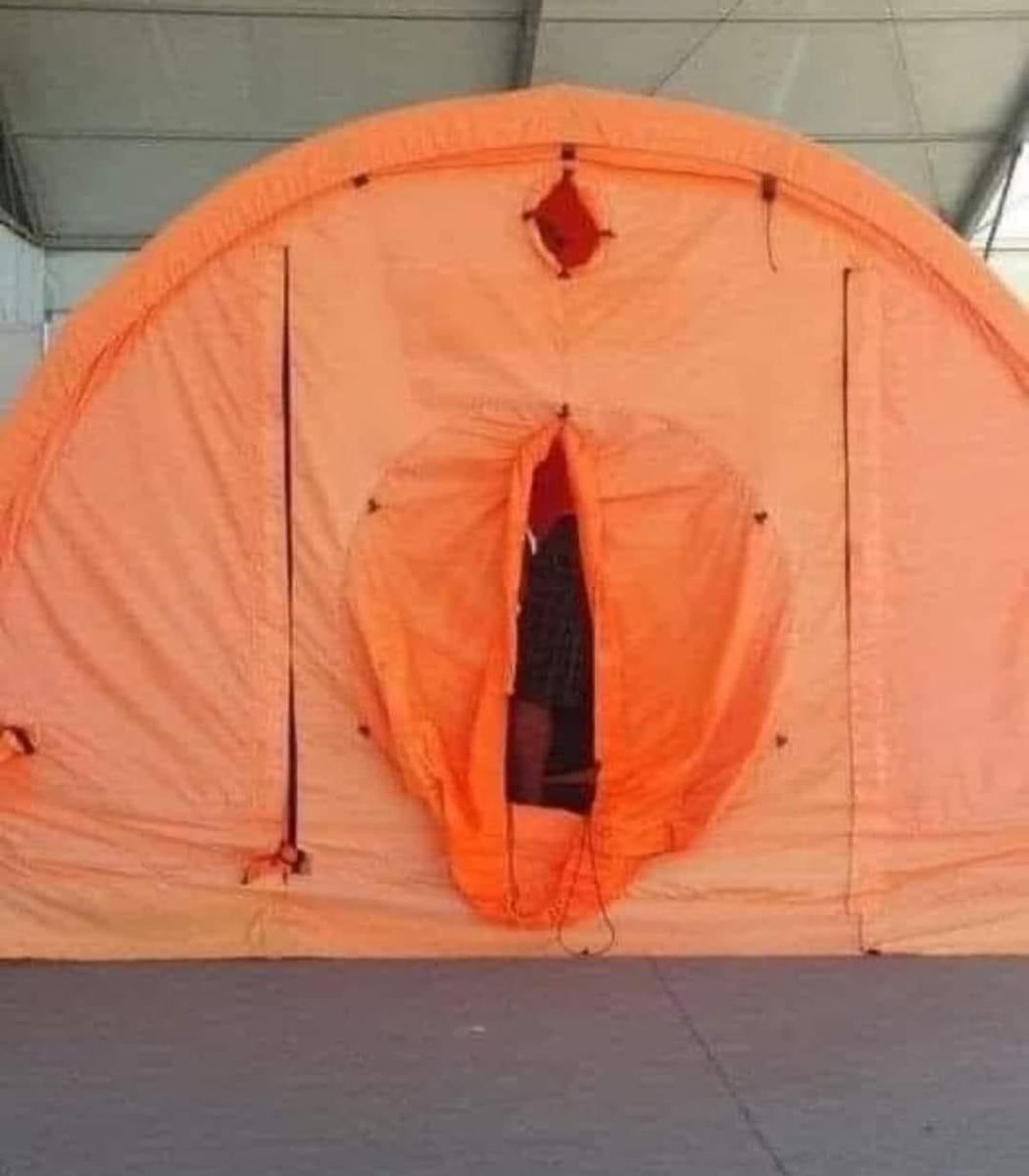 SilipigniMario's tweet photo. #NeedToPracticeMy tent assembly. https://t.co/2skDP9e0V0