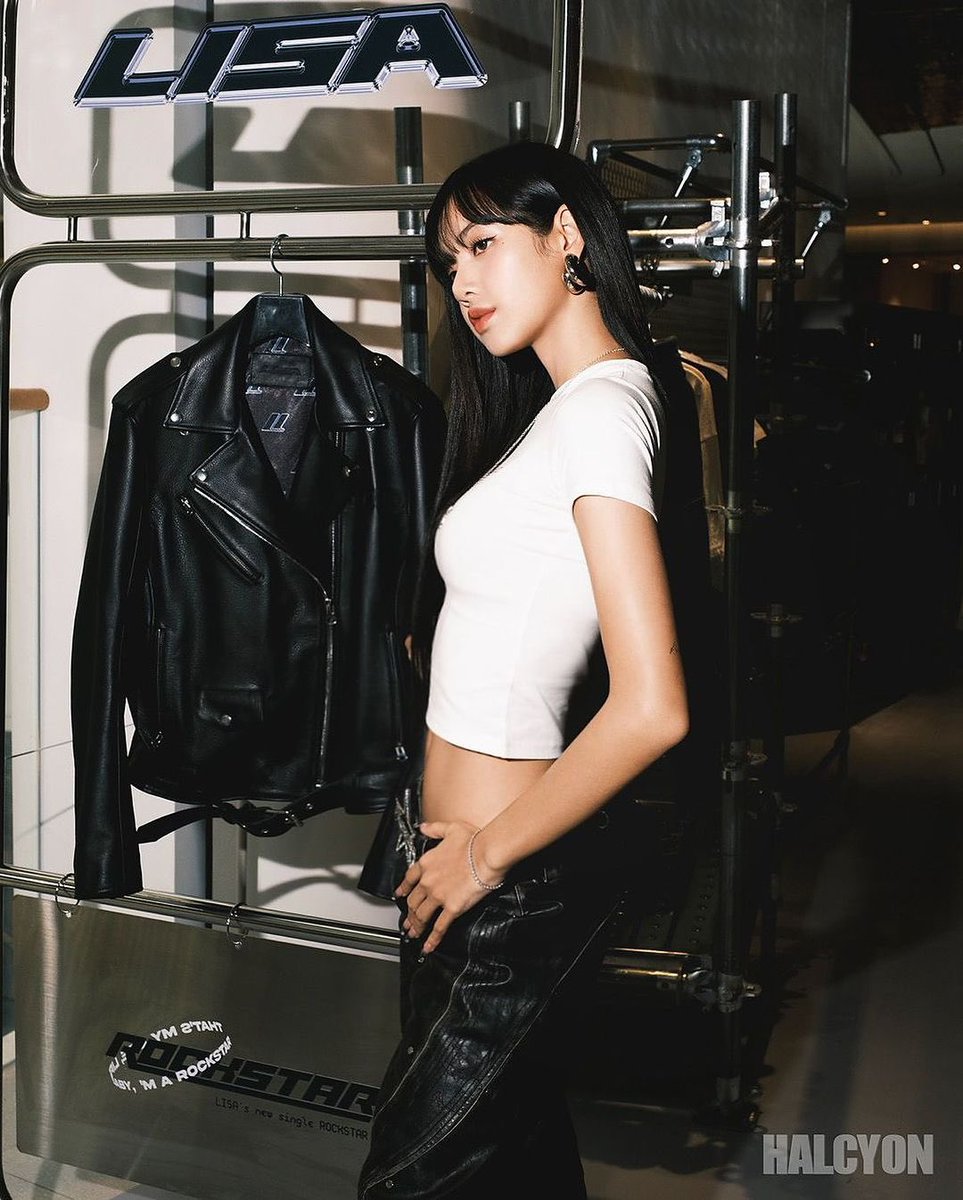 vousjay's tweet photo. รูปดีมากกก ลิซ่าสวยมาก🫠

LISA ROCKSTAR SEOUL
#Rockstar_PopUpStoreSeoul
#LISAxROCKSTAR https://t.co/D3HGFmohEO