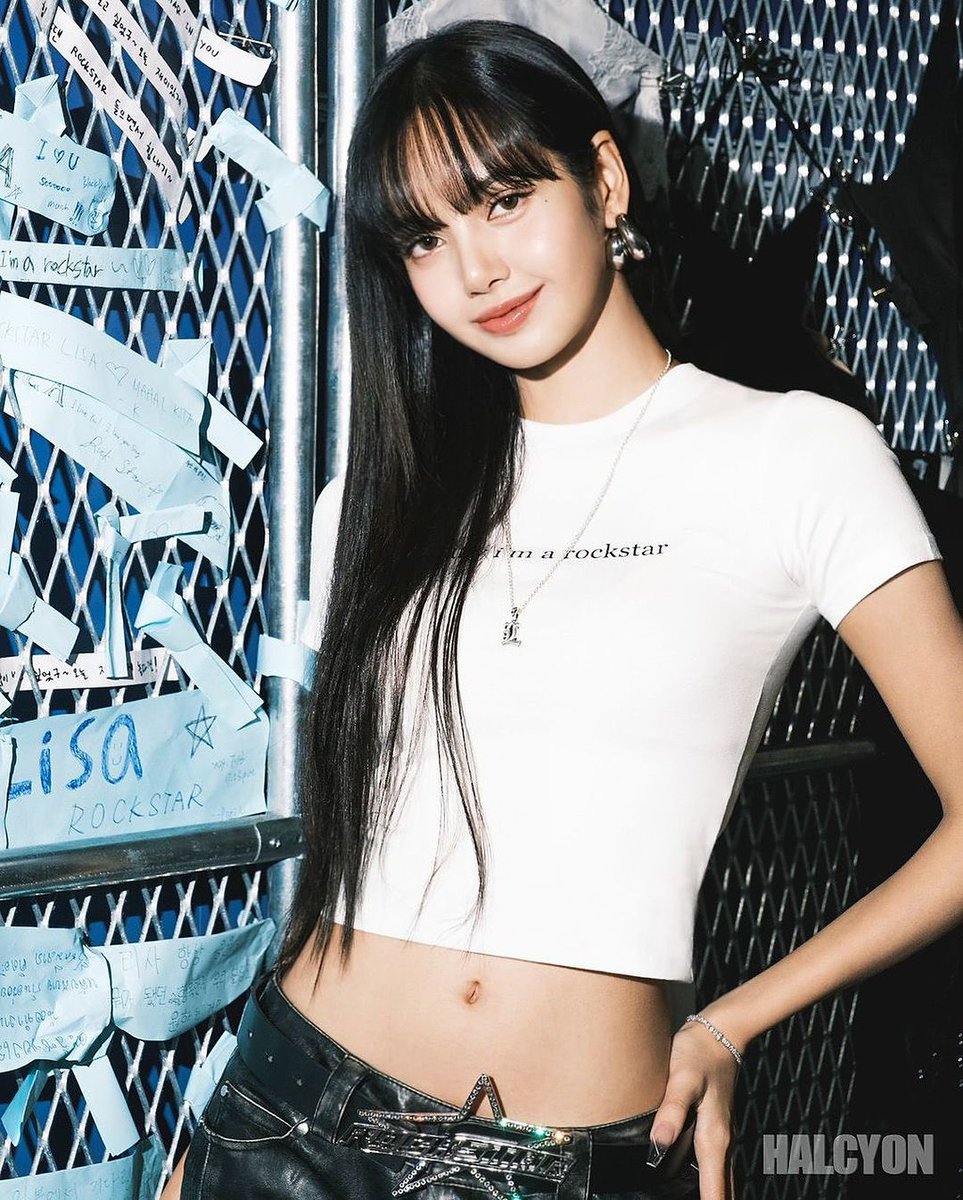 vousjay's tweet photo. รูปดีมากกก ลิซ่าสวยมาก🫠

LISA ROCKSTAR SEOUL
#Rockstar_PopUpStoreSeoul
#LISAxROCKSTAR https://t.co/D3HGFmohEO