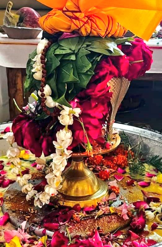 VAISHALISRAGHU's tweet photo. ऊं नमः शिवाय 🙏🏻

#Day22 #MondayFast #Worship #ThankYouUniverse https://t.co/nmz85XzlOI