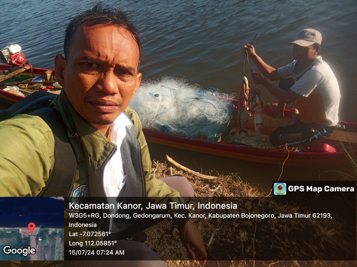 caturagungprab3's tweet photo. Senin (15-7-2024) Catur A P, #Luhkan #Bnegoro, pendataan #produksi nelayan Dumadi PUD sungai Bengawan solo Ds Gedongarum, jambal 5kg harga Rp. 25.000/kg Bader 1kg harga Rp 10.000/kg
#GiatLuhkanSatminkalBWI
#Bnegoro 
@puslatluhkp
@bppp_banyuwangi
@brsdm_kp https://t.co/bGEhVCBdU2