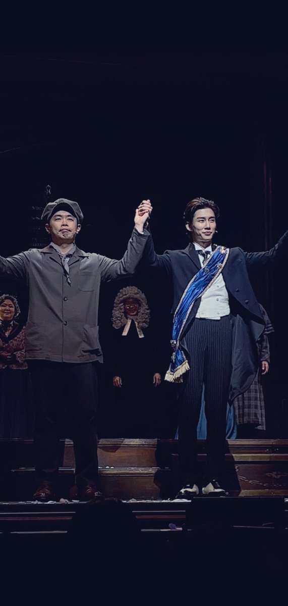 109worker's tweet image. 혐생에 혐생을 거듭하며 숨어살다가
내 배우 보고 숨통틔어 물밖으로 나옴..😭

낡디낡은 내 폰 고생해따..ㅠㅠ